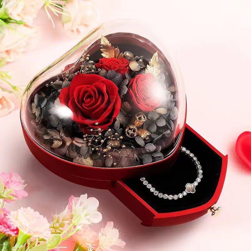 علبة هدايا قلبية لوردة محفوظة مع مساحة للمجوهرات / Heart-shaped preserved-rose jewelry gift box
