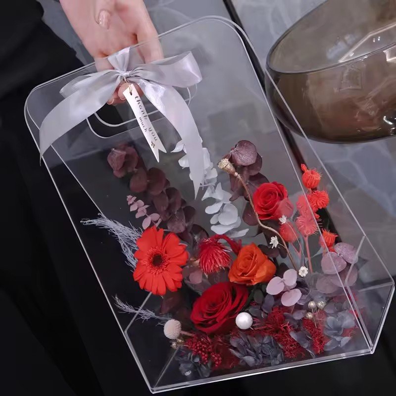طقم زهور محفوظة في حقيبة أكريليك / Acrylic handbag gift set with preserved flowers