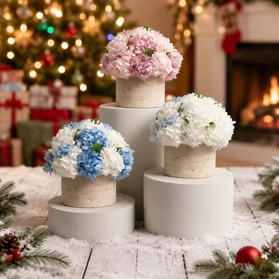 تنسيق مائدة دائري بزهور كوبية محفوظة / Preserved hydrangea round tabletop gift arrangement