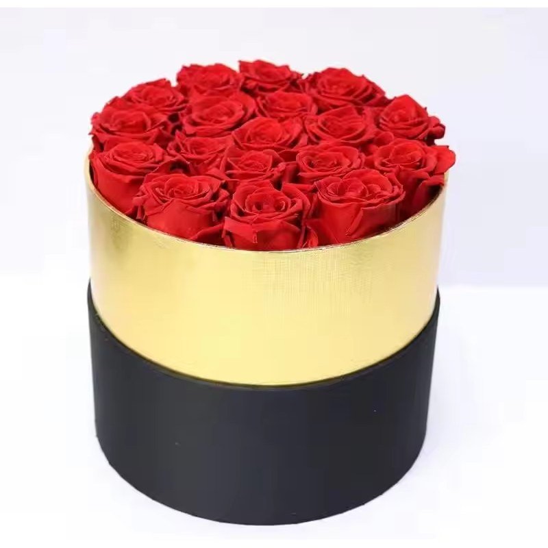 تنسيق ورد داخل سلة، ١٩ زهرة، ٢٣–٢٤ سم / 19-piece eternal rose hug bucket, 23–24 cm