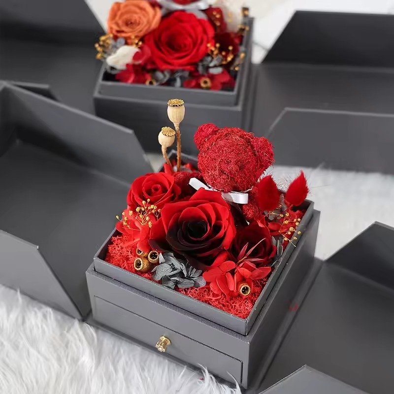 علبة هدية وردة محفوظة مع قلادة / Preserved rose necklace gift box